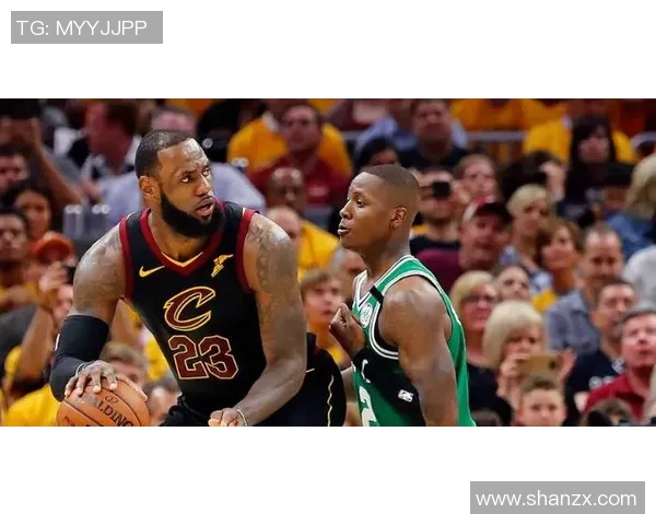 深圳篮球队在钻石联赛中的灵活性展现与战术创新分析 深圳篮球队在钻石联赛中的灵活性展现与战术创新分析