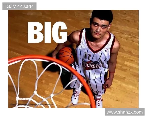 迪奥在赛场上全力防守姚明展现篮球对抗的精彩瞬间与战术智慧 迪奥在赛场上全力防守姚明展现篮球对抗的精彩瞬间与战术智慧